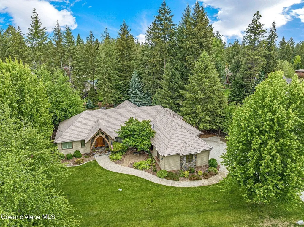 2060 E Woodstone Drive Hayden ID 83835