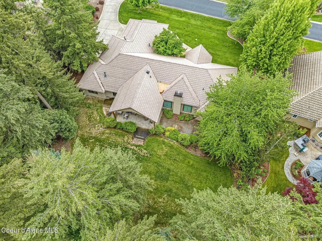 2060 E Woodstone Drive Hayden ID 83835