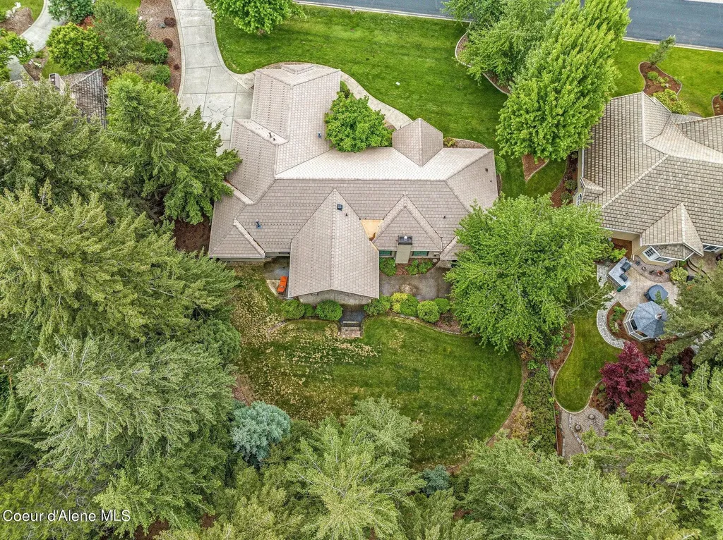 2060 E Woodstone Drive Hayden ID 83835