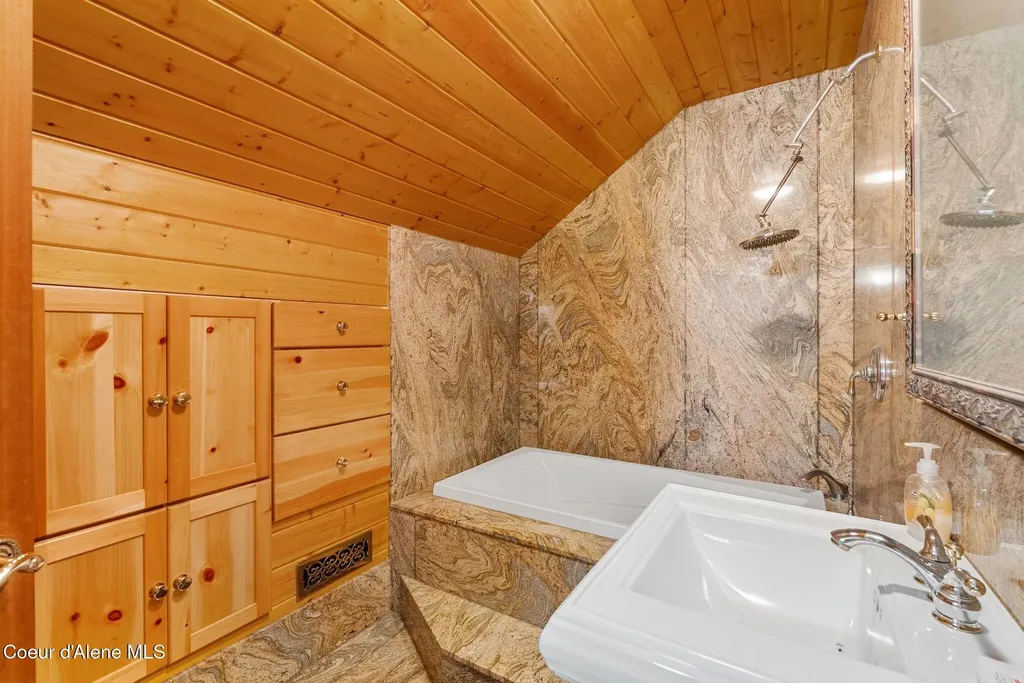 365 Simonsen Road Post Falls ID 83854