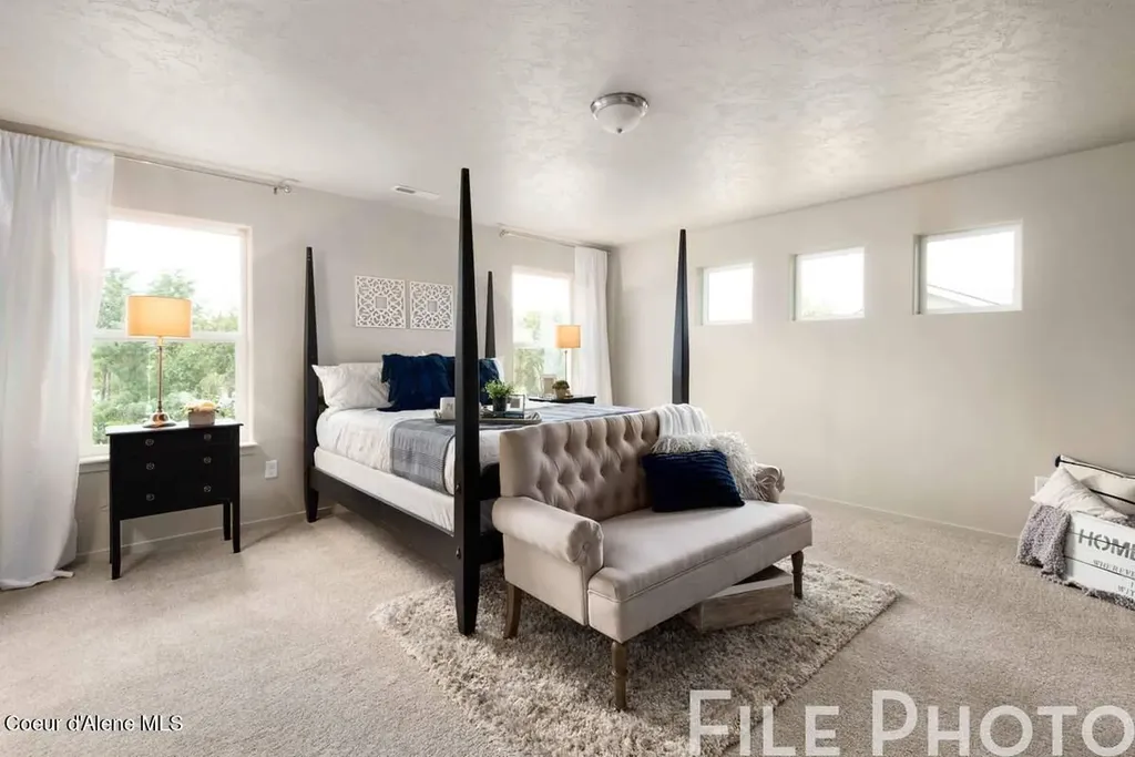 10008 N Liverpool Loop Hayden ID 83835