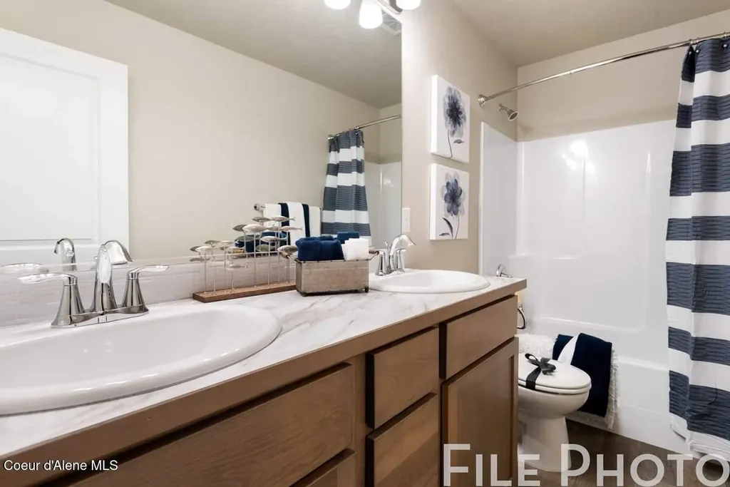 10008 N Liverpool Loop Hayden ID 83835