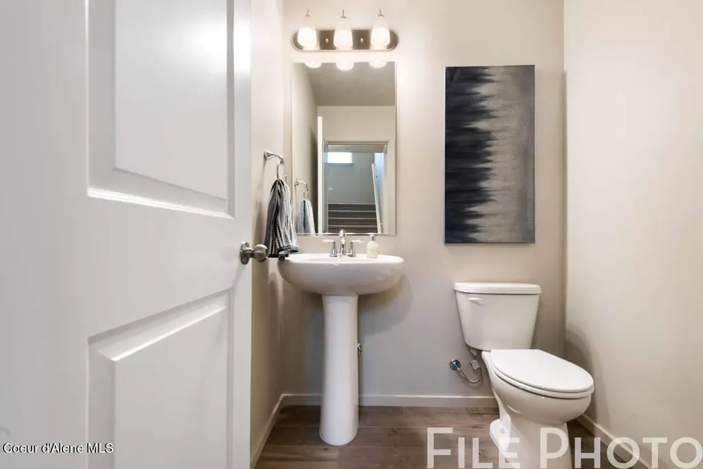 10008 N Liverpool Loop Hayden ID 83835