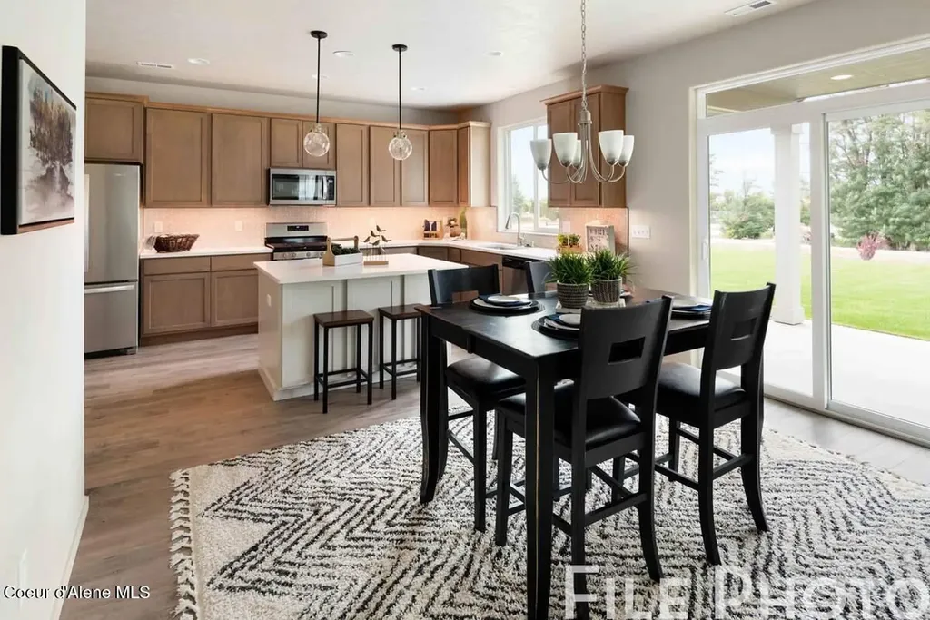 10008 N Liverpool Loop Hayden ID 83835