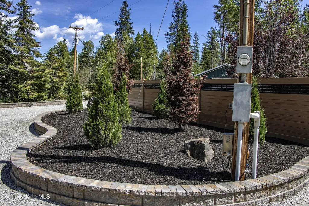 737 Evergreen Road Sagle ID 83860
