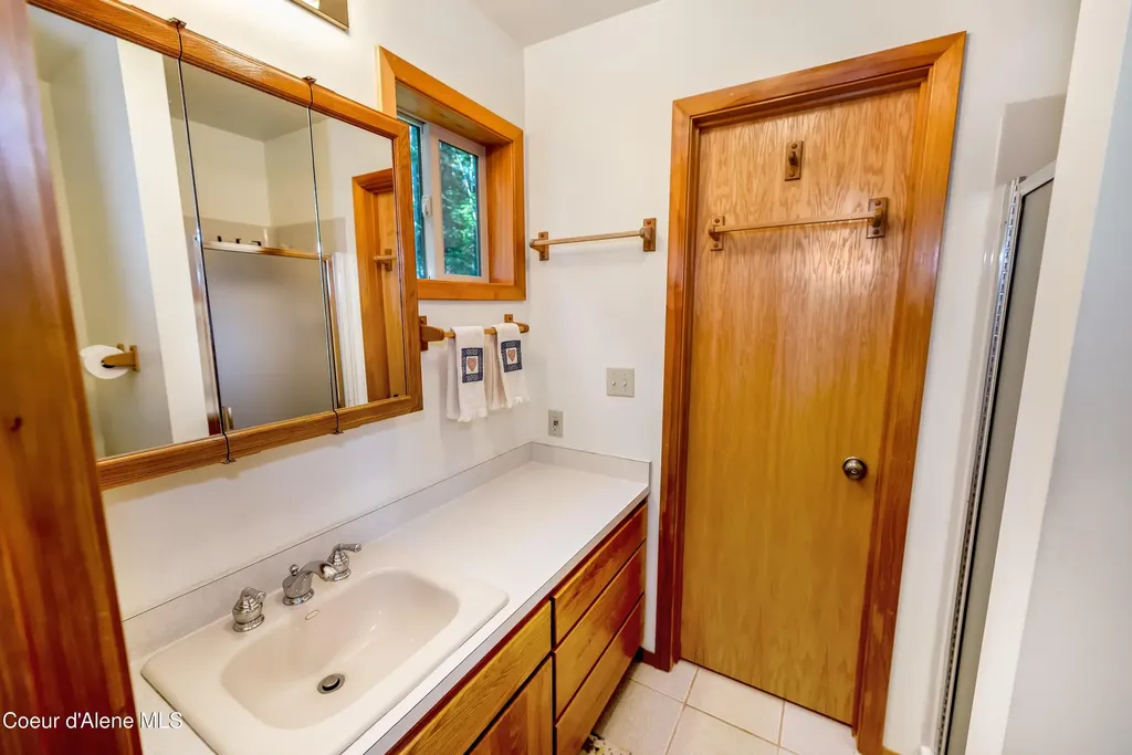 52 White Fir Lane Nordman ID 83848
