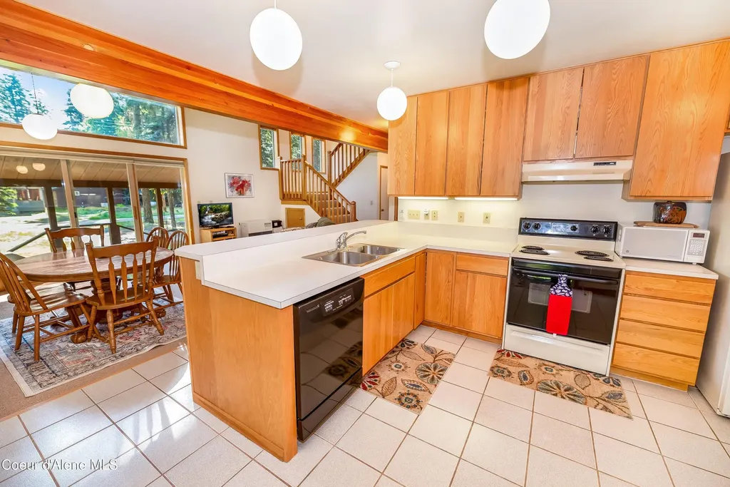 52 White Fir Lane Nordman ID 83848