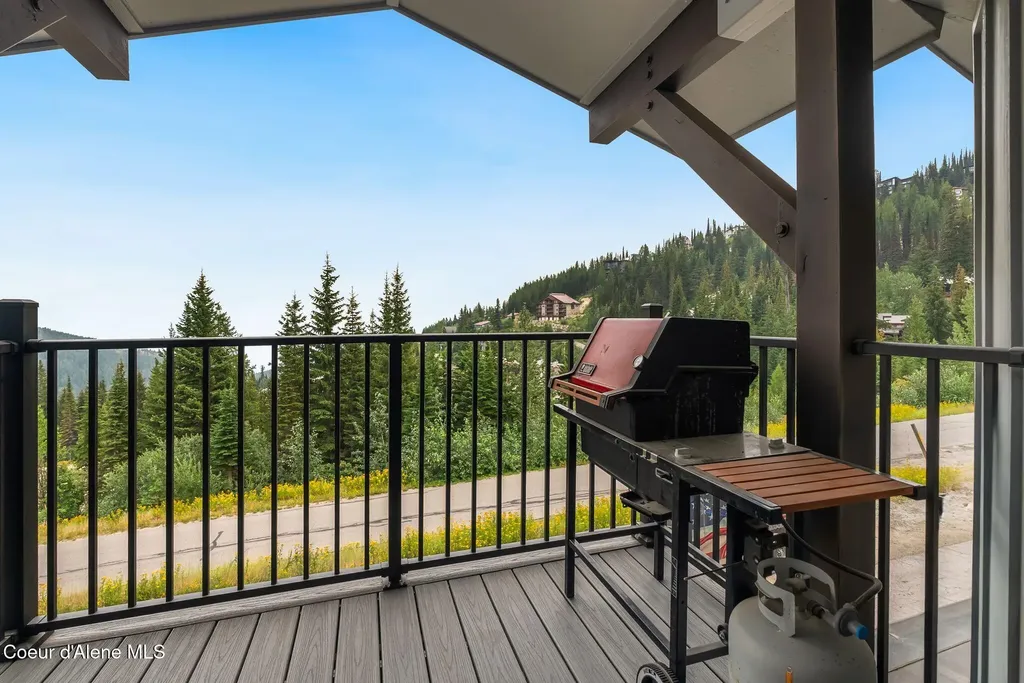 125 Crystal Springs Road Sandpoint ID 83864