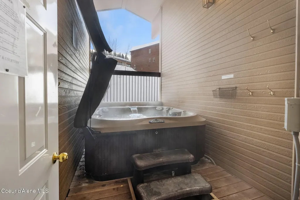 125 Crystal Springs Road Sandpoint ID 83864