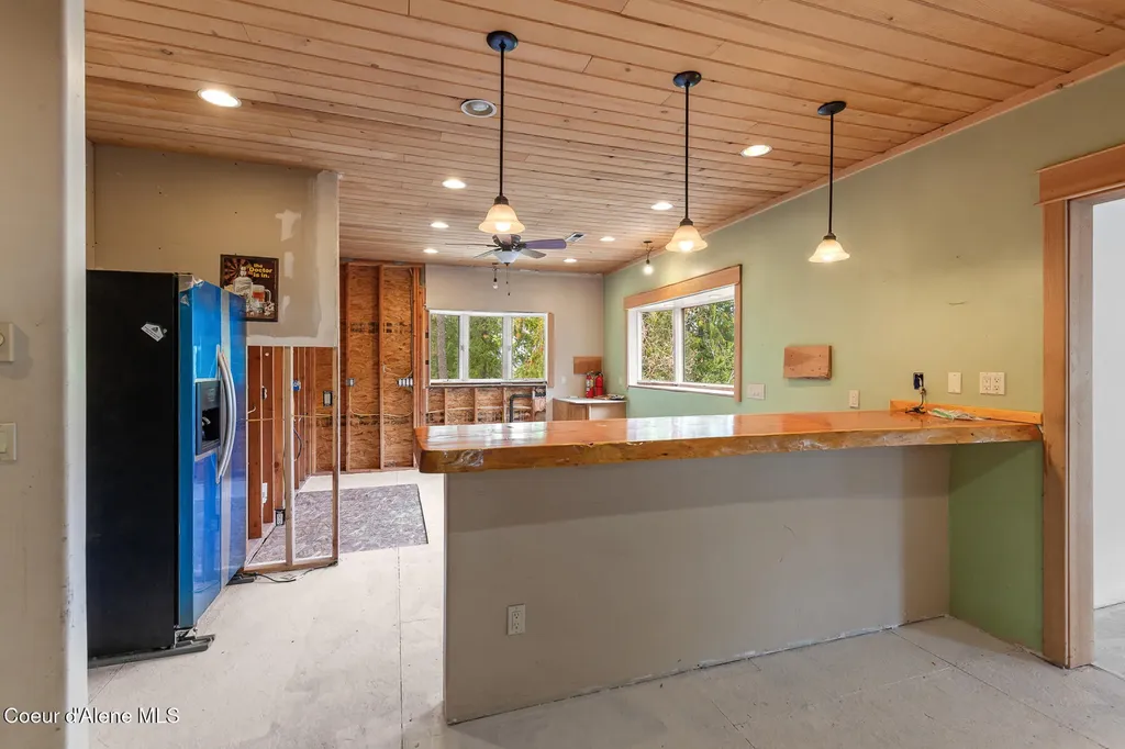 8405 Bottle Bay Road Sagle ID 83860
