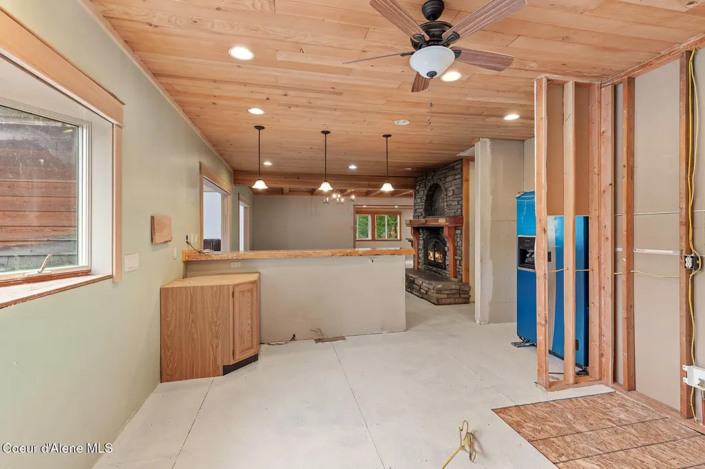 8405 Bottle Bay Road Sagle ID 83860