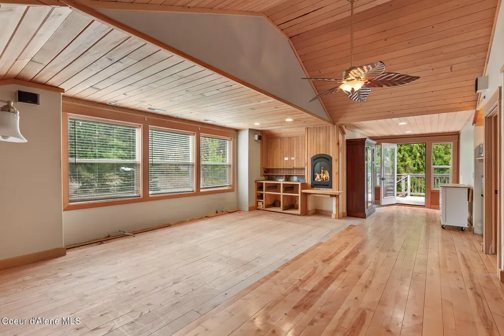 8405 Bottle Bay Road Sagle ID 83860
