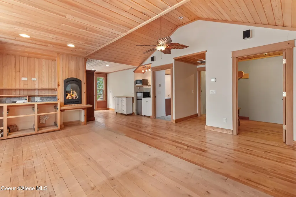 8405 Bottle Bay Road Sagle ID 83860