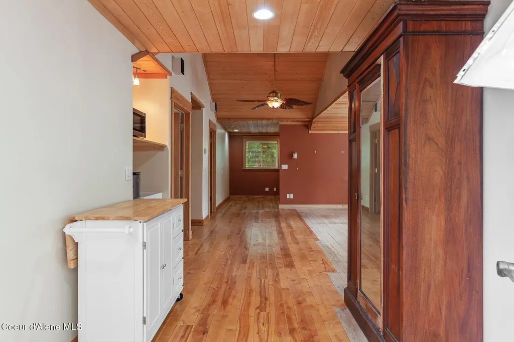 8405 Bottle Bay Road Sagle ID 83860