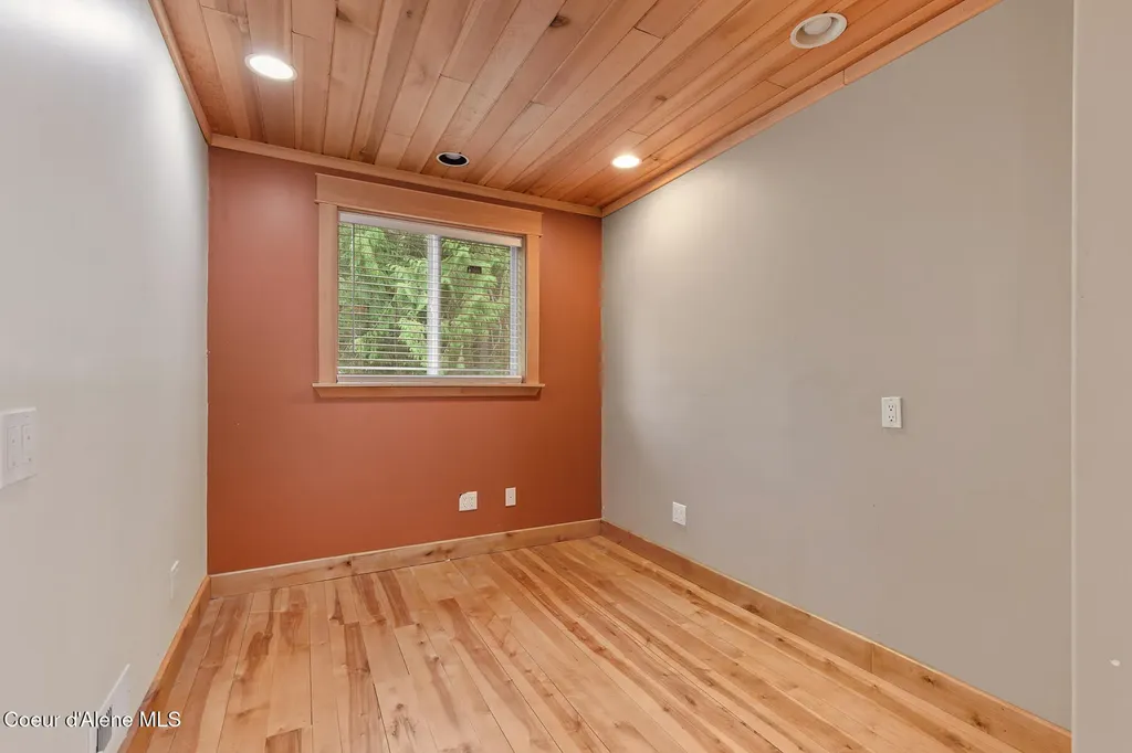 8405 Bottle Bay Road Sagle ID 83860