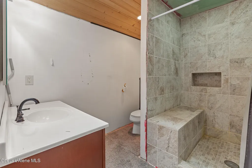 8405 Bottle Bay Road Sagle ID 83860