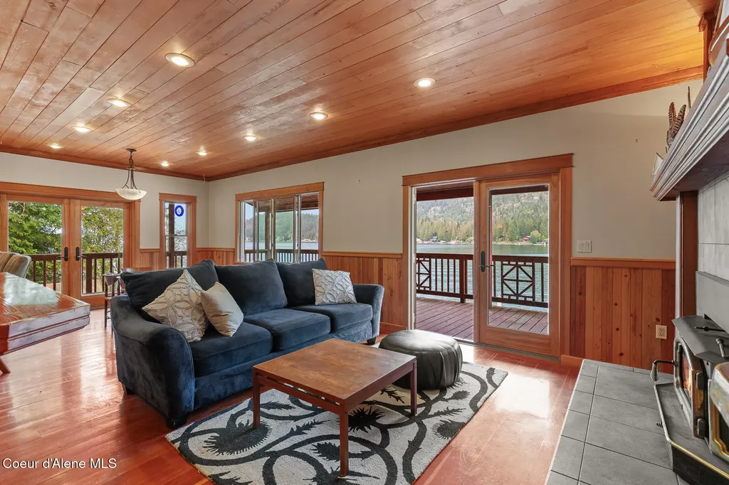 8405 Bottle Bay Road Sagle ID 83860