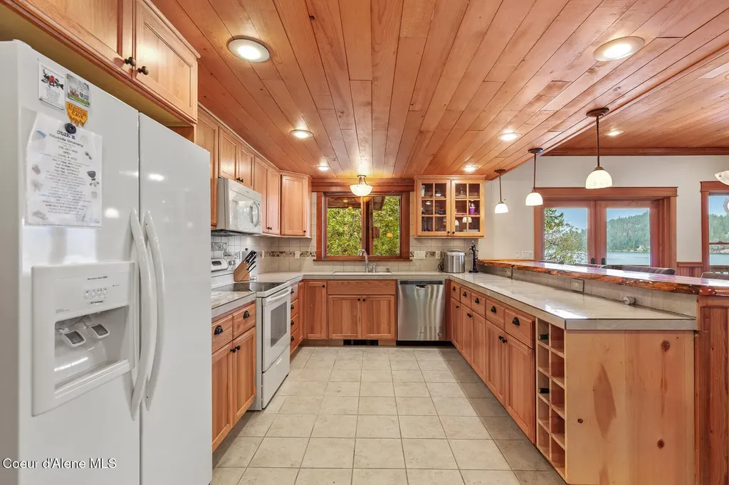 8405 Bottle Bay Road Sagle ID 83860