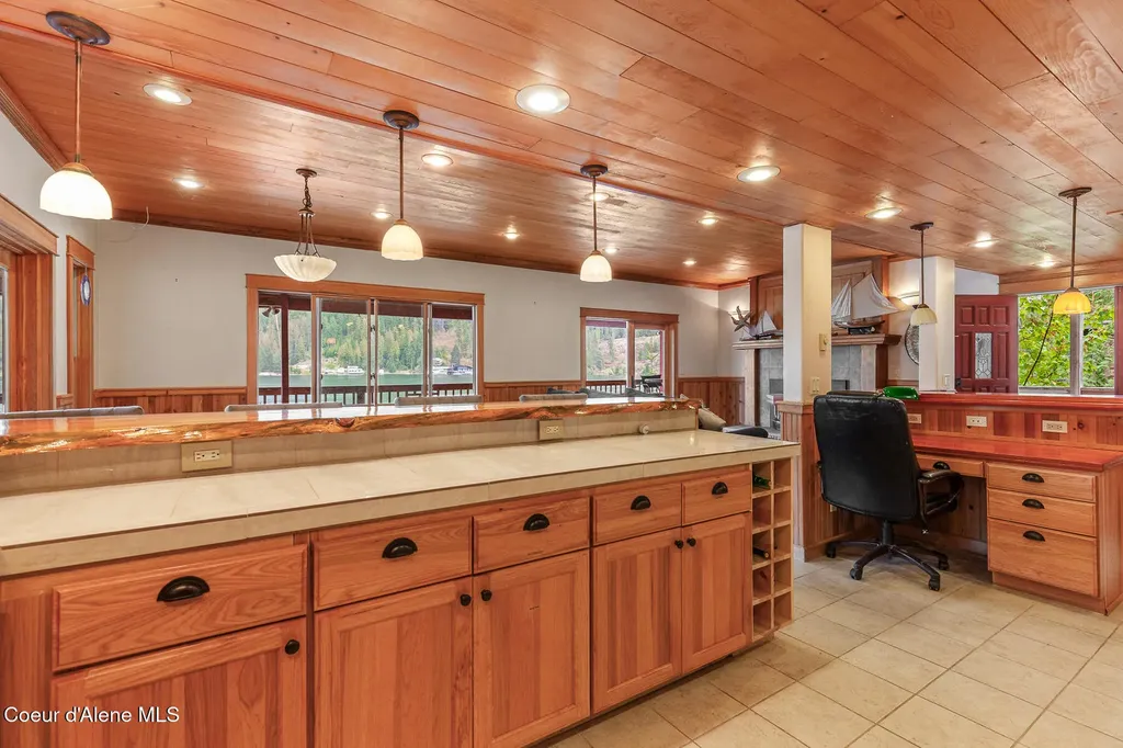 8405 Bottle Bay Road Sagle ID 83860