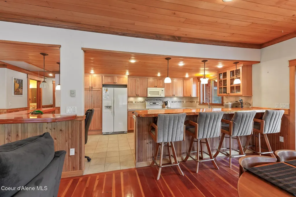 8405 Bottle Bay Road Sagle ID 83860