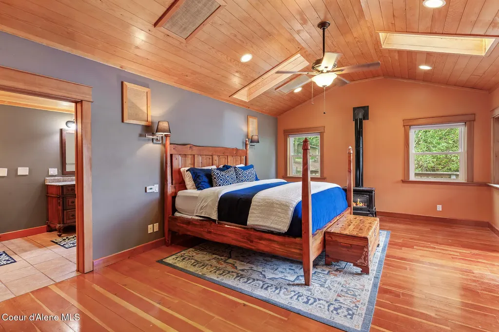 8405 Bottle Bay Road Sagle ID 83860