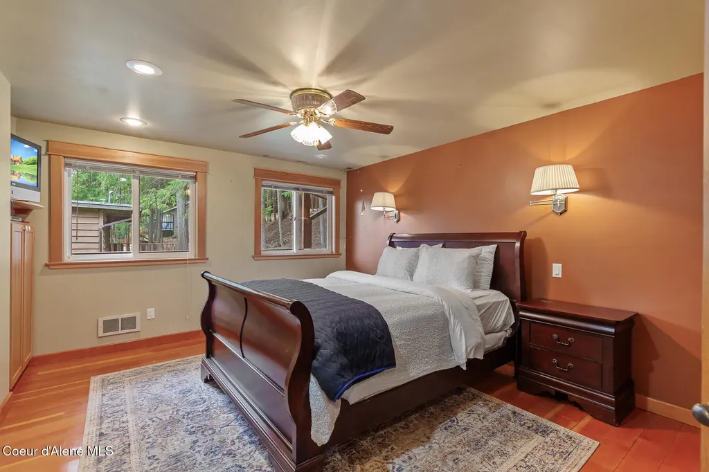 8405 Bottle Bay Road Sagle ID 83860
