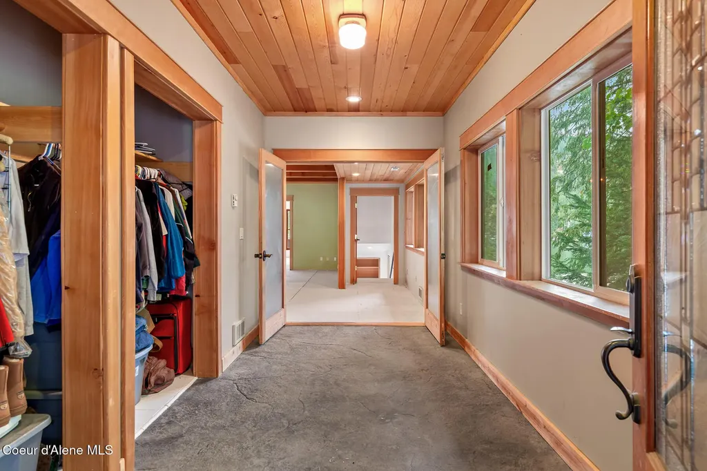 8405 Bottle Bay Road Sagle ID 83860