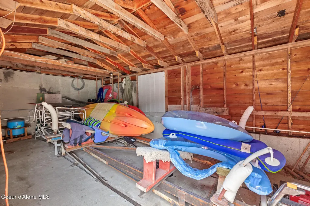 8405 Bottle Bay Road Sagle ID 83860