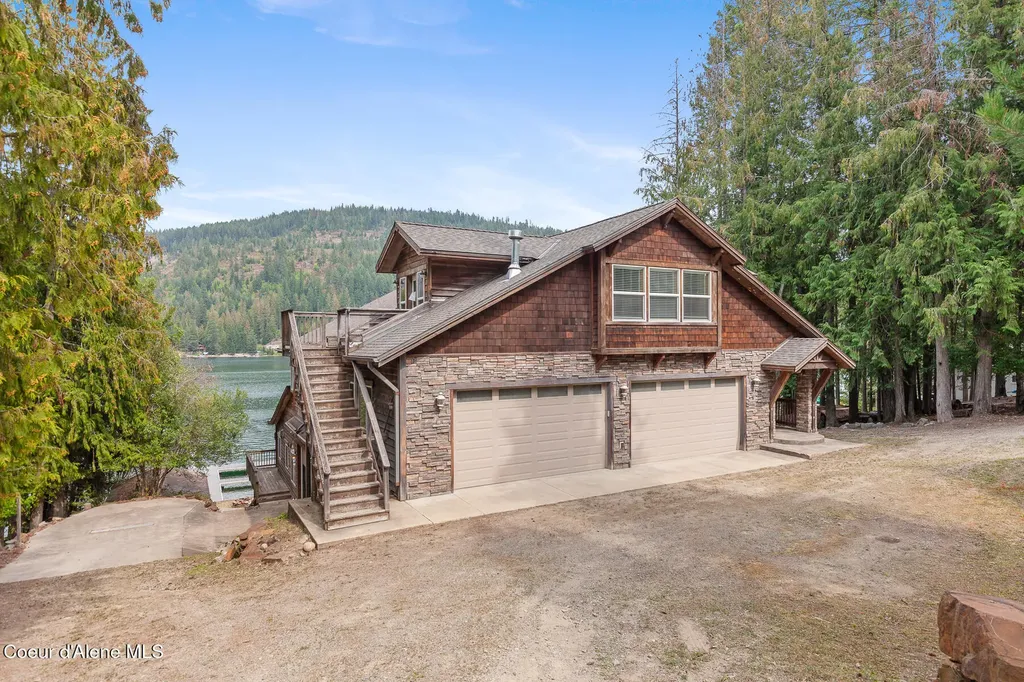 8405 Bottle Bay Road Sagle ID 83860