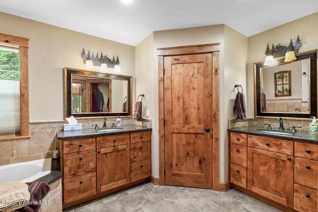 31083 N Riffle Spirit Lake ID 83869