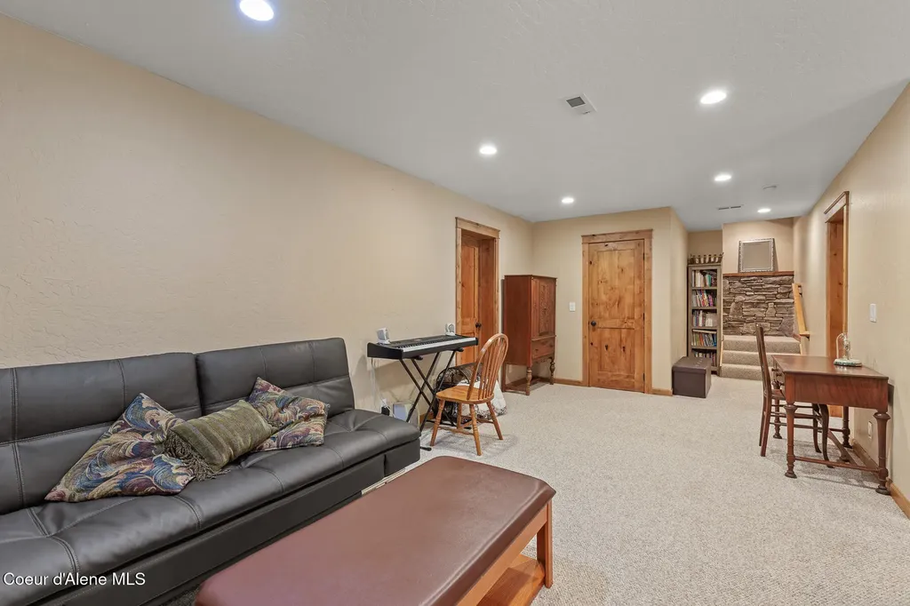 31083 N Riffle Spirit Lake ID 83869