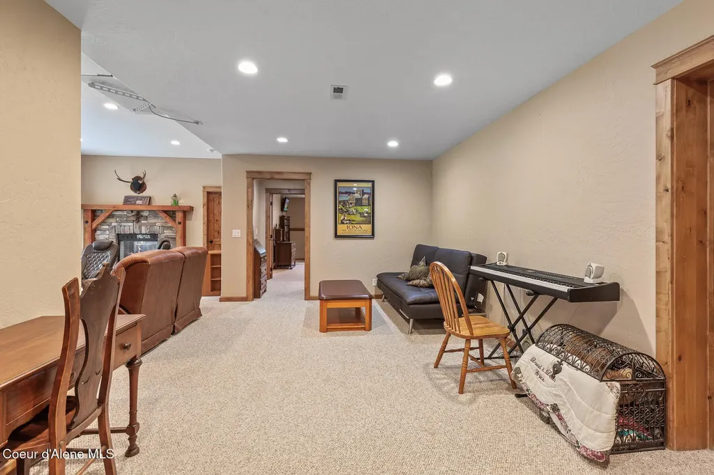 31083 N Riffle Spirit Lake ID 83869