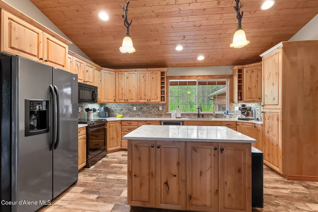 31083 N Riffle Spirit Lake ID 83869
