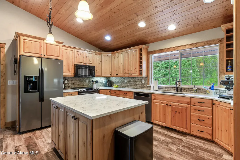 31083 N Riffle Spirit Lake ID 83869