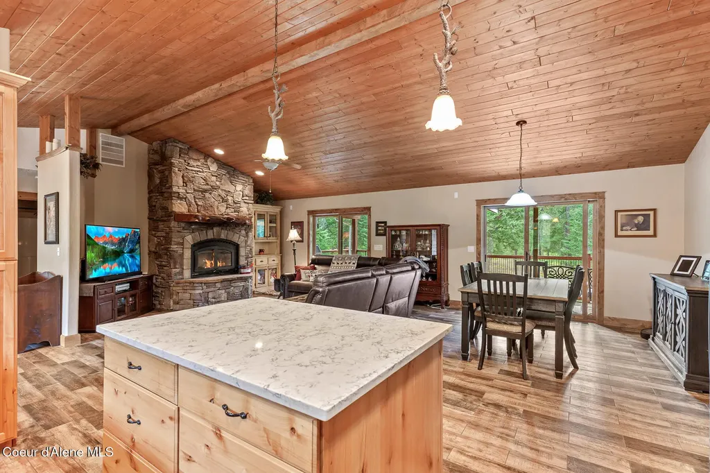 31083 N Riffle Spirit Lake ID 83869