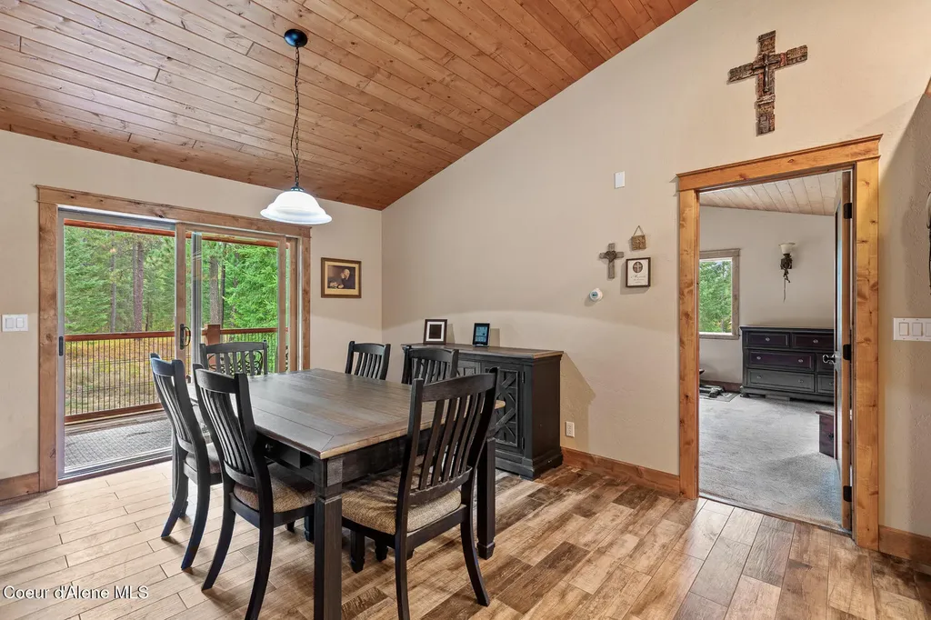 31083 N Riffle Spirit Lake ID 83869