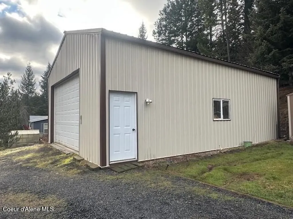 1828 Boundary Lp St. Maries ID 83861
