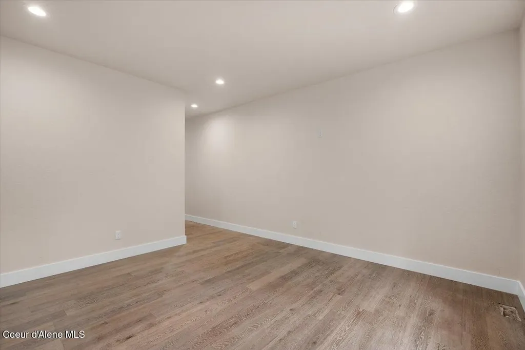 10233 Bunco Road Athol ID 83801
