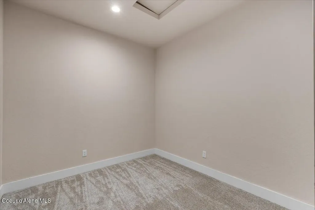 10233 Bunco Road Athol ID 83801