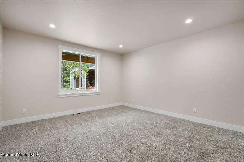 10233 Bunco Road Athol ID 83801