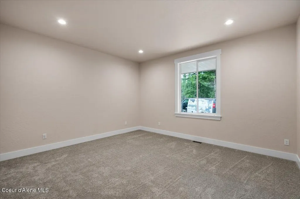 10233 Bunco Road Athol ID 83801