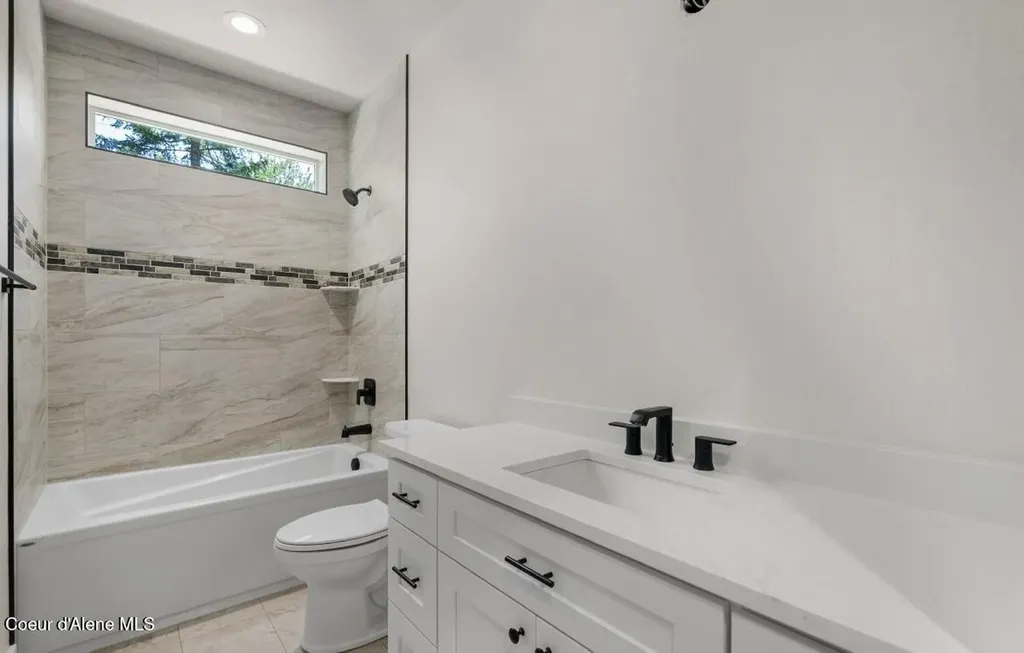 10233 Bunco Road Athol ID 83801