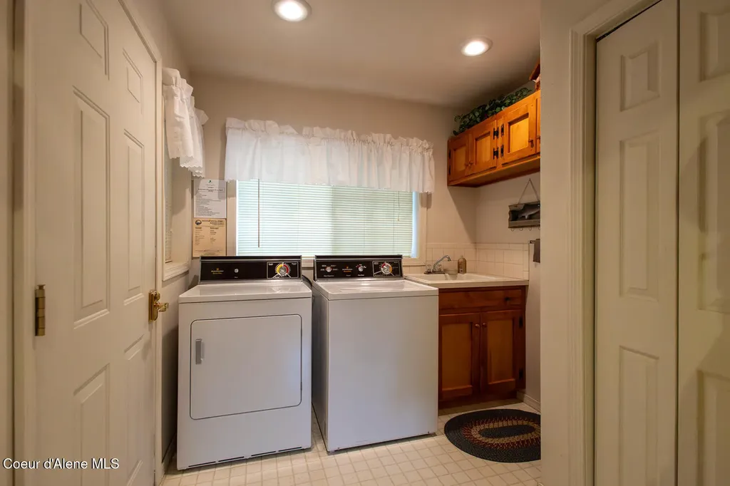 97 S Granite Bay Road Nordman ID 83848