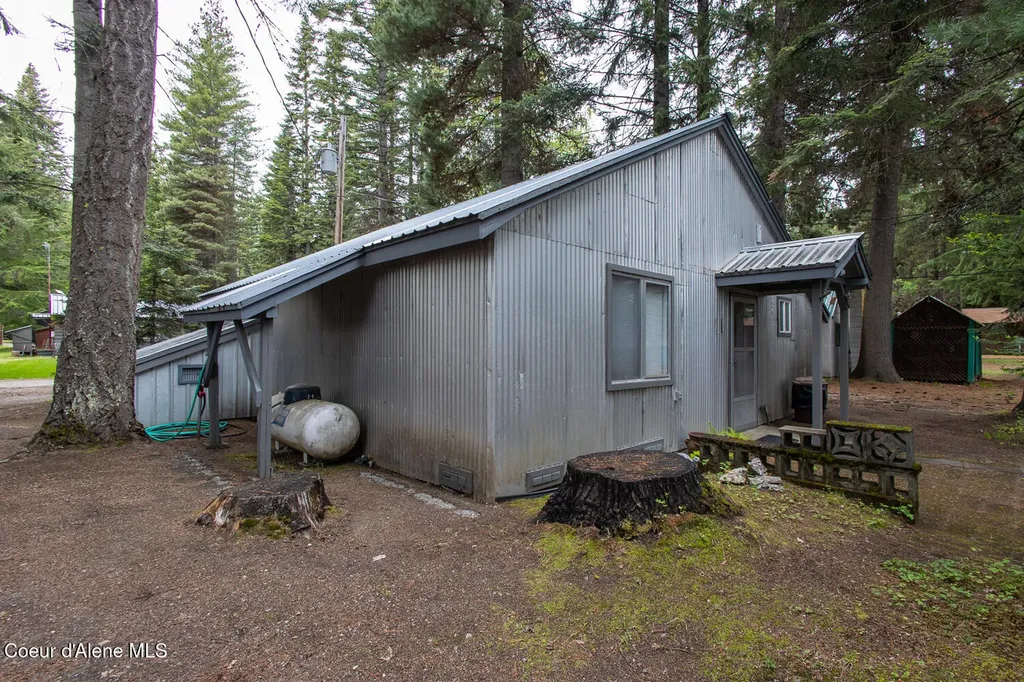 97 S Granite Bay Road Nordman ID 83848