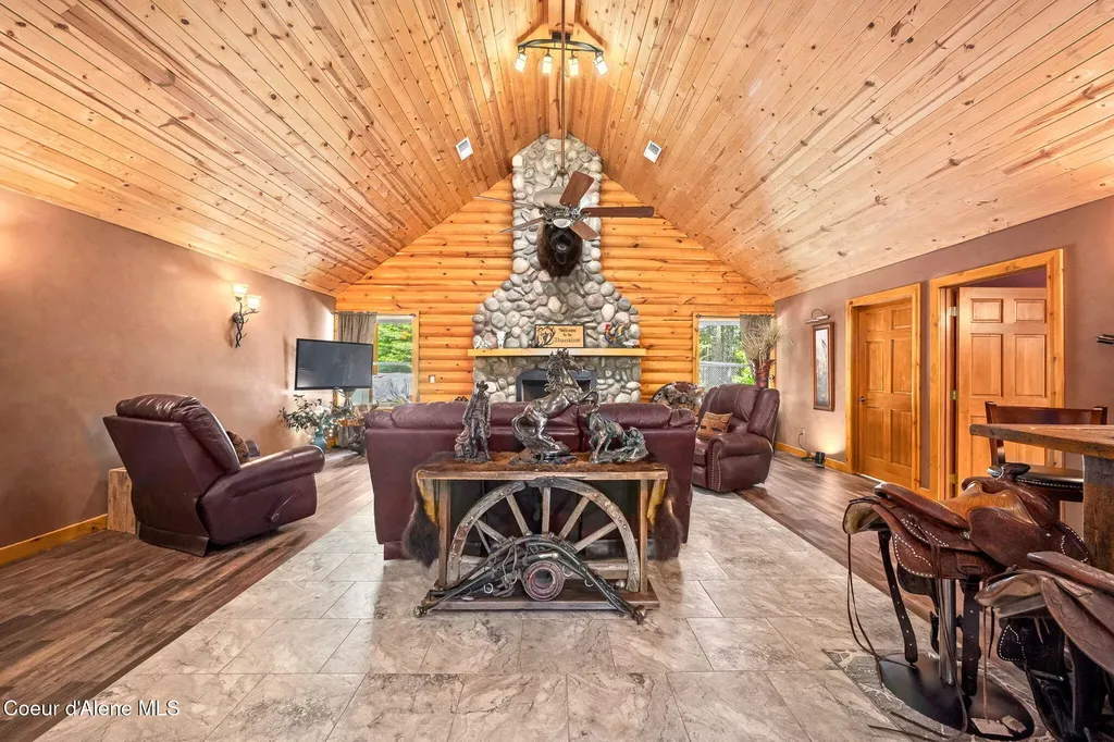 6918 E Garwood Road Hayden ID 83835