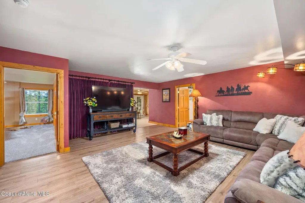 6918 E Garwood Road Hayden ID 83835