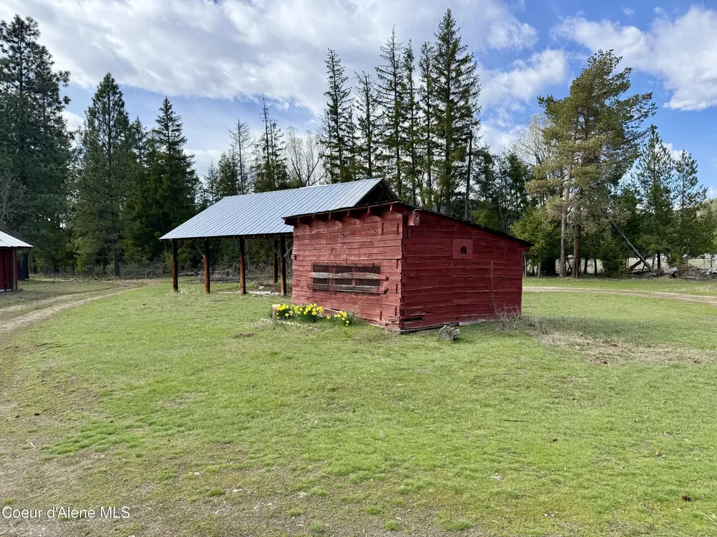 3216 Dufort Road Sagle ID 83860