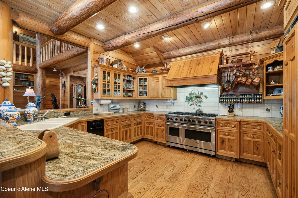 286 E Canoe Point Road Coolin ID 83821