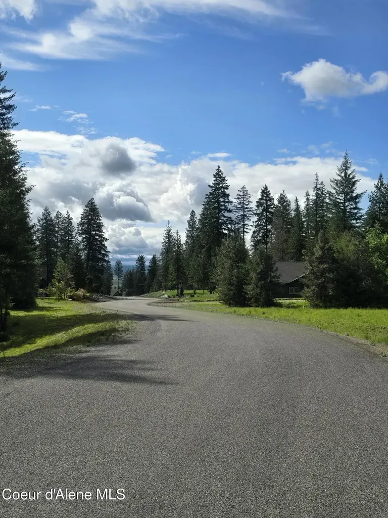 12552 N Walden Loop Rathdrum ID 83858