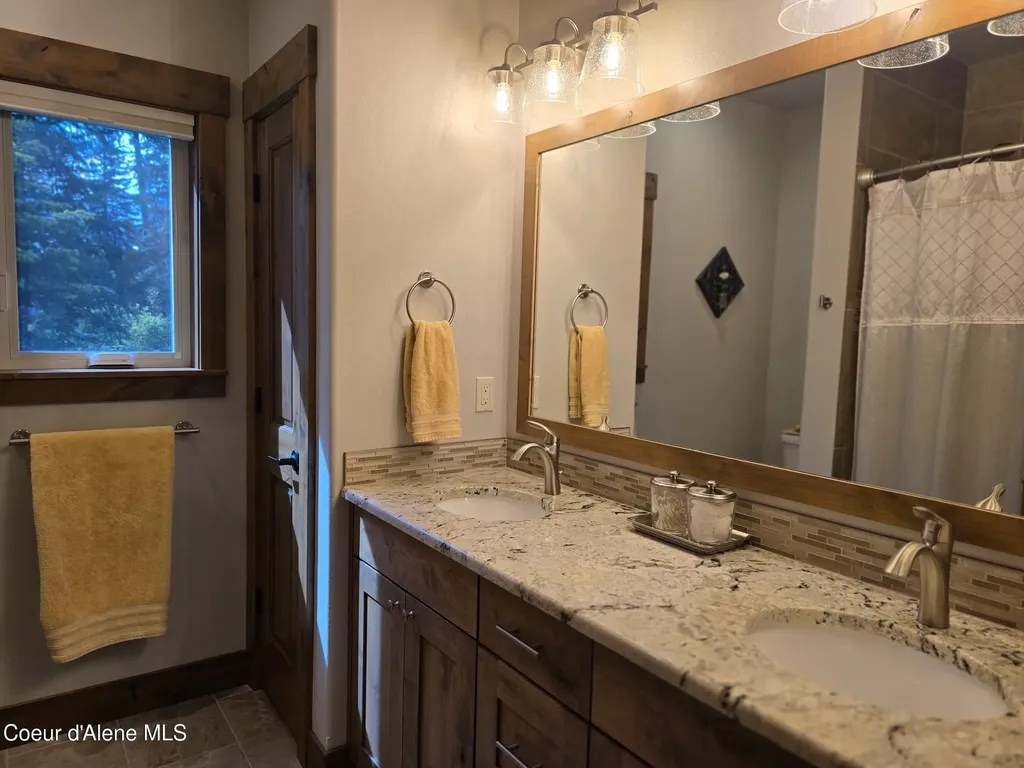 12552 N Walden Loop Rathdrum ID 83858